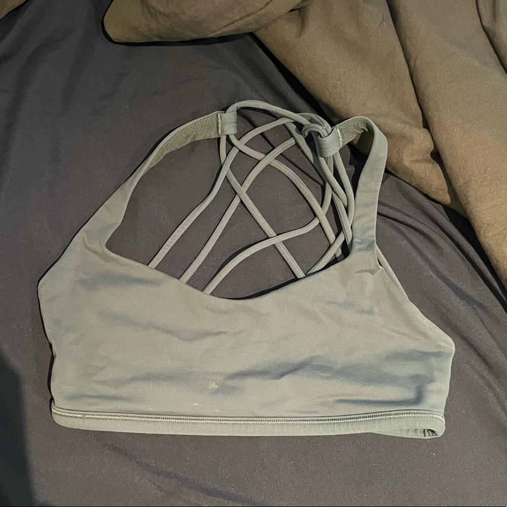 Lululemon Free to be Wild bra